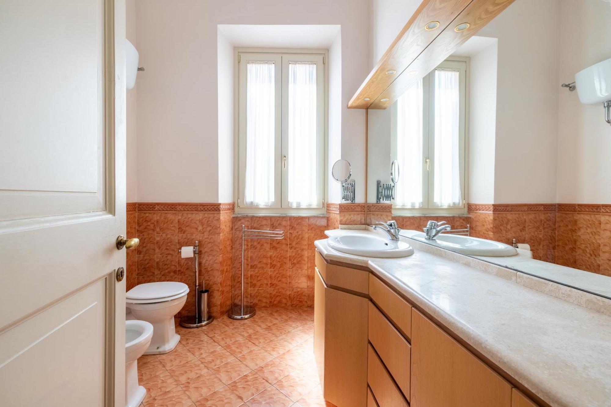 Charming Apartment At Spanish Steps, No Elevator Рим Екстер'єр фото